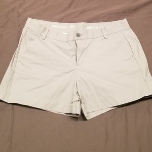 Gap light grey shorts